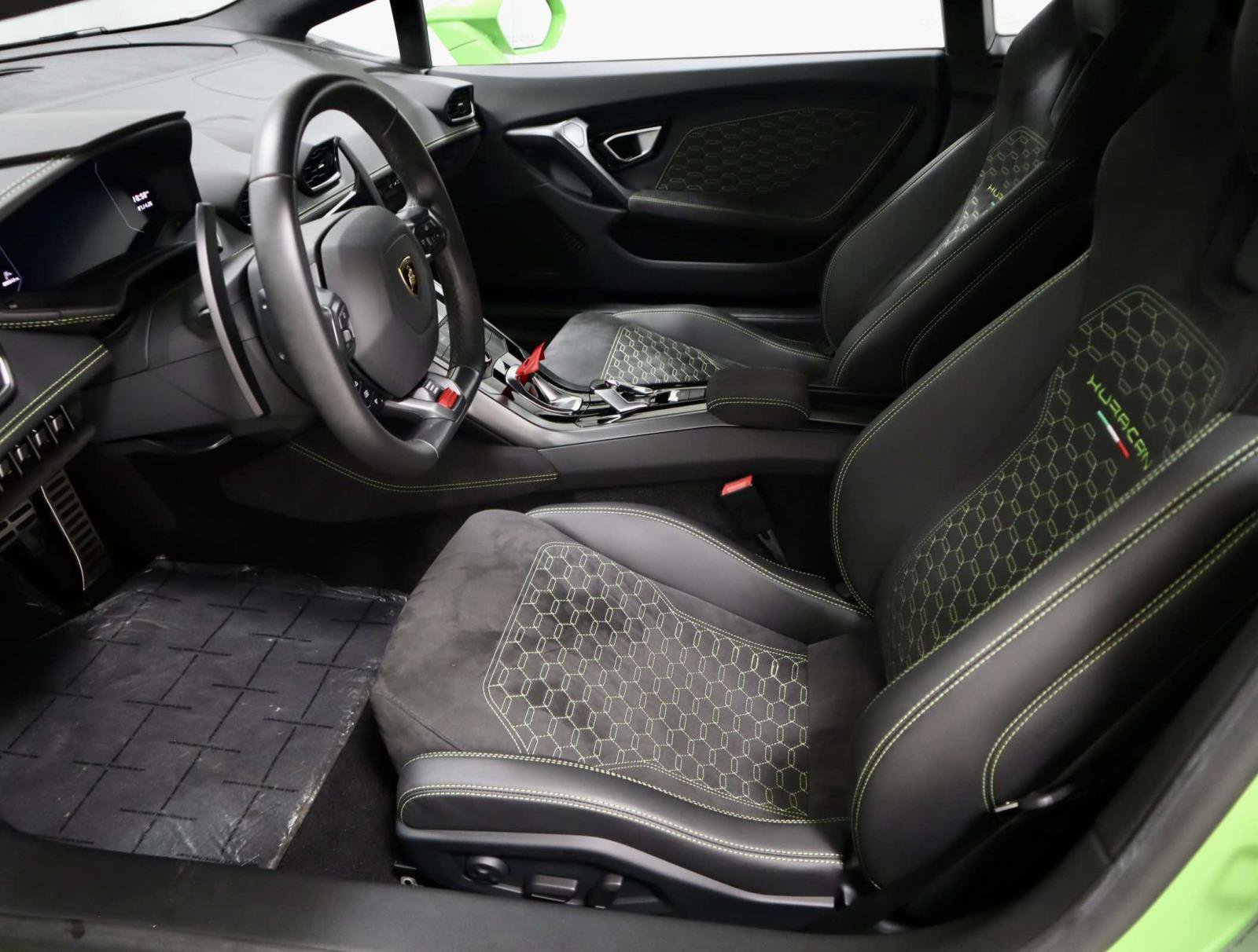 Used 2018 Lamborghini Huracan LP 580-2 RWD image 18
