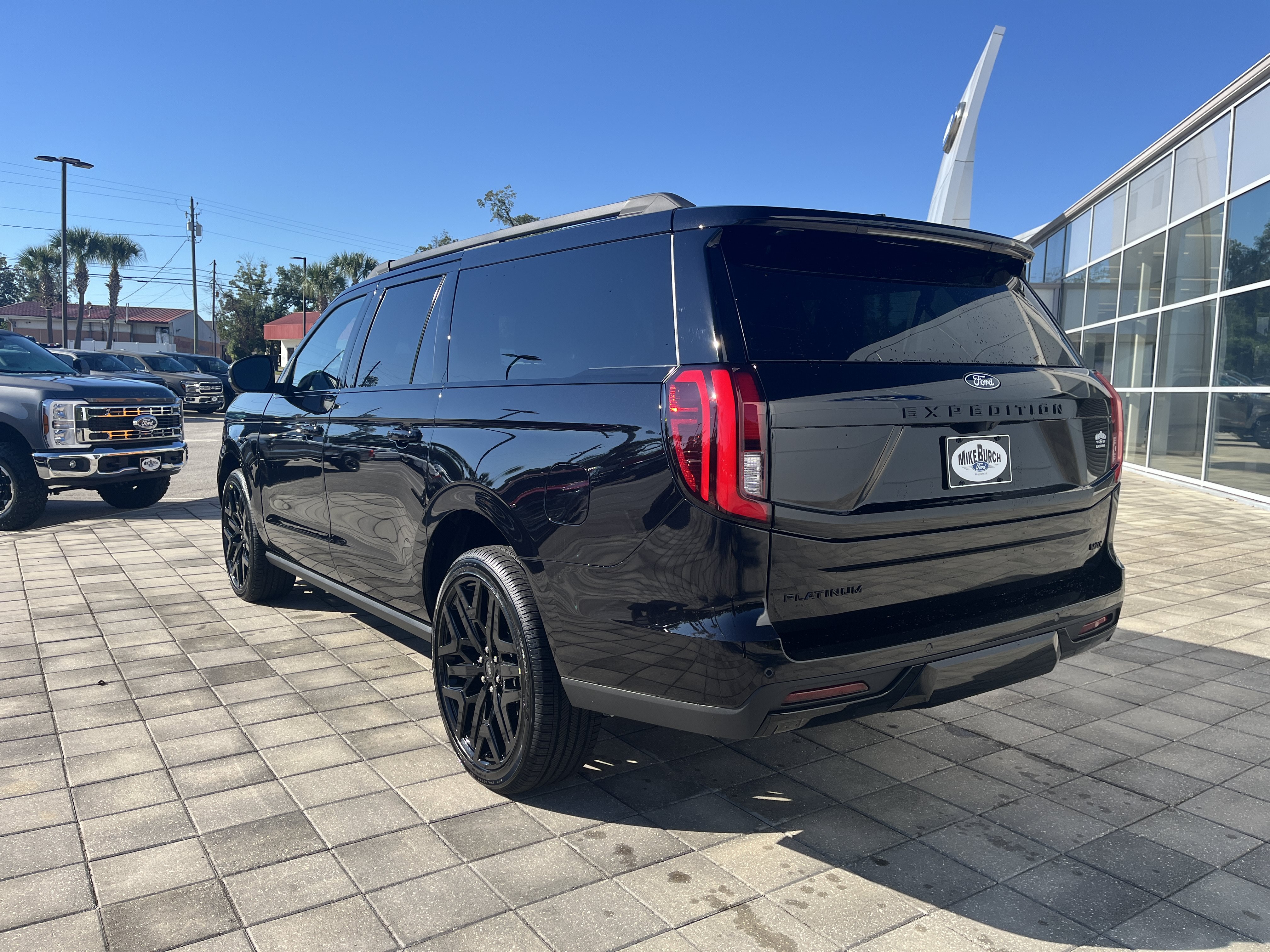 New 2027 Ford Expedition Max Platinum w/ Stealth Performance Package AWD/4WD image 4
