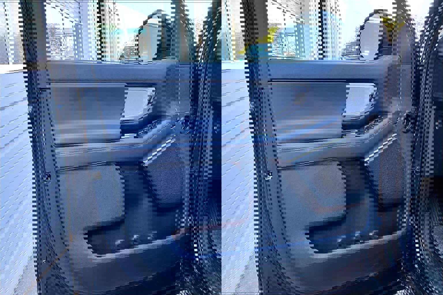 Used 2025 Ford Expedition Active image 22