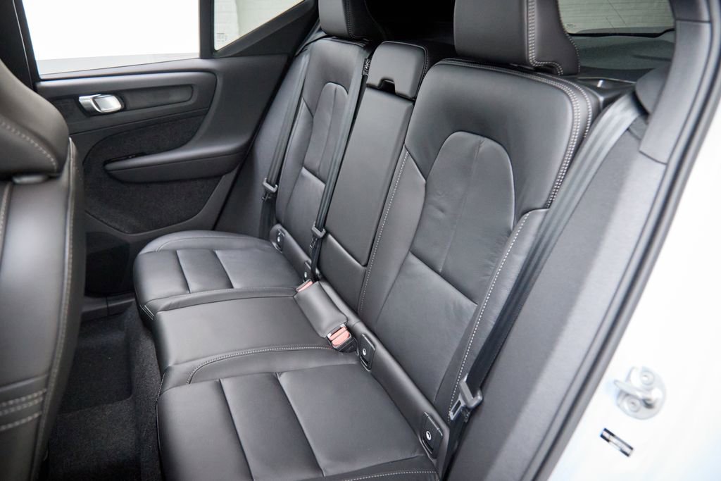 New 2026 Volvo XC40 B5 Ultra w/ Climate Package image 19