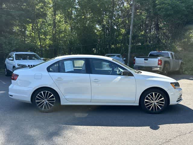 Used 2017 Volkswagen Jetta Sport w/ Jetta Sport Lighting Package FWD image 3
