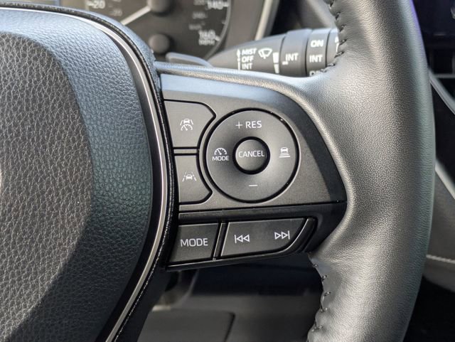 Used 2025 Toyota Corolla SE w/ SE Package image 20