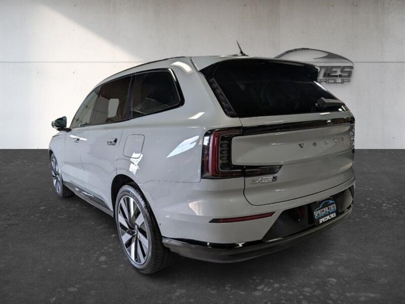 Used 2025 Volvo EX90 Ultra AWD/4WD image 8