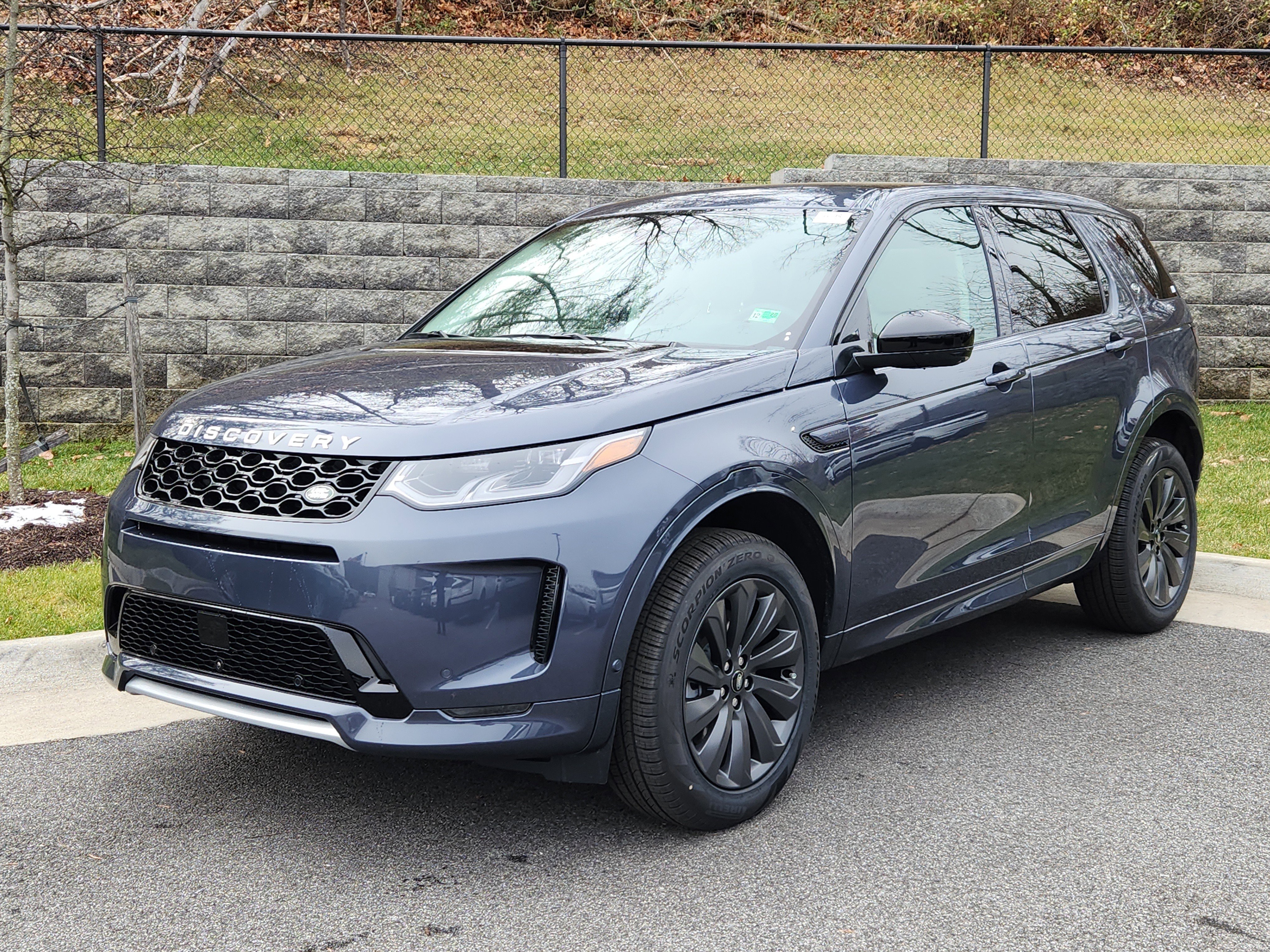 New 2025 Land Rover Discovery Sport S image 1