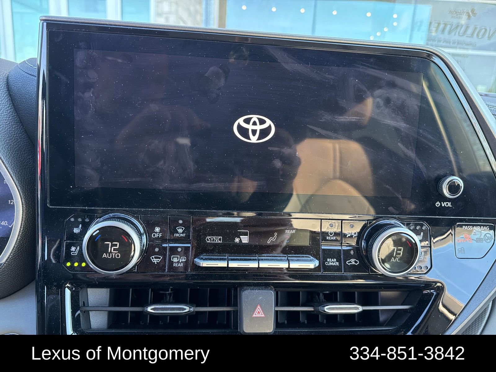 Used 2023 Toyota Highlander Limited image 15