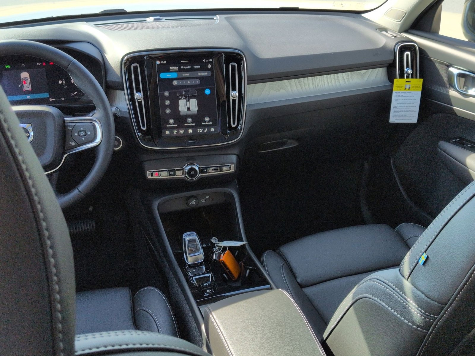 New 2026 Volvo XC40 B5 Plus w/ Protection Package Premier image 23