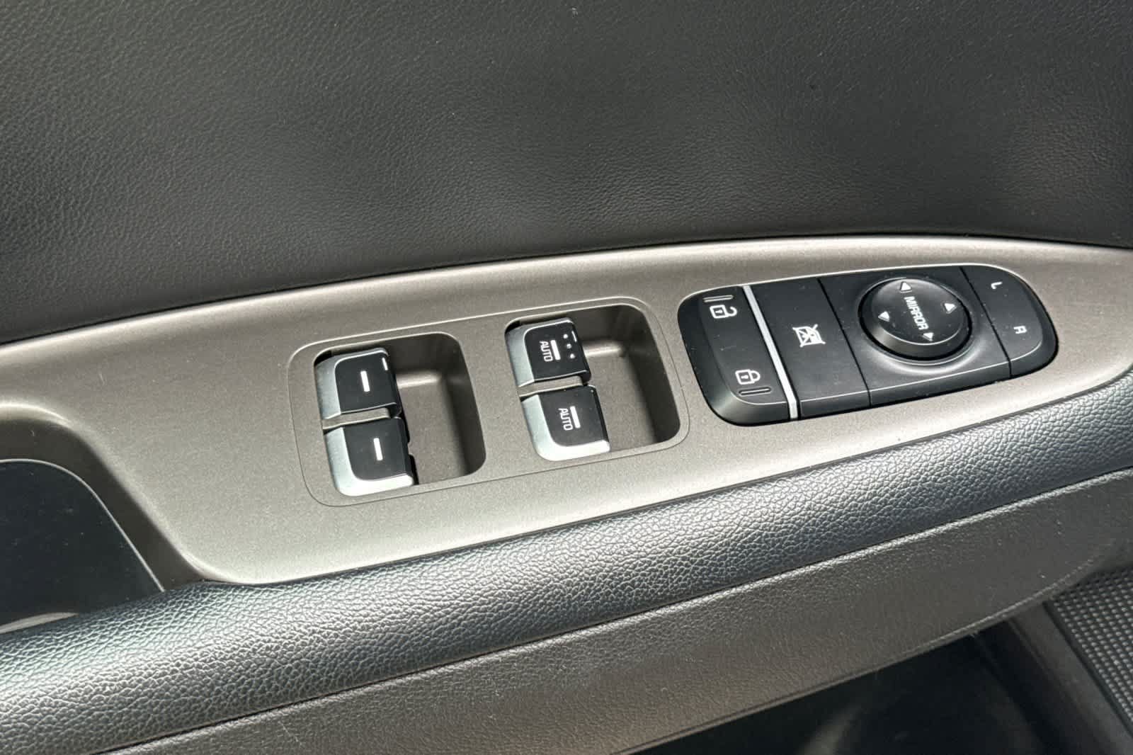 Used 2019 Kia Optima S w/ S Panoramic Sunroof Package FWD image 13