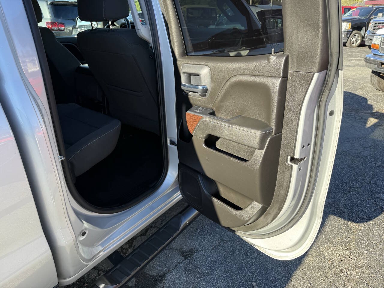 Used 2018 GMC Sierra 1500 SLE w/ SLE Value Package AWD/4WD image 21