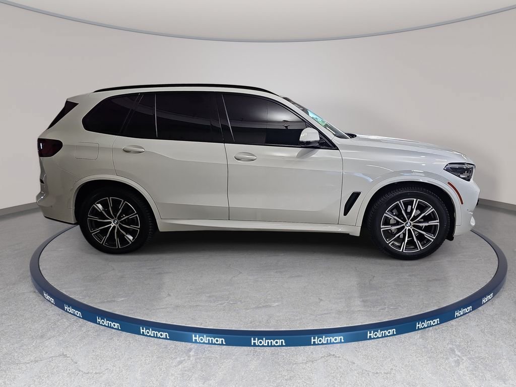 Used 2022 BMW X5 xDrive40i w/ M Sport Package AWD/4WD image 5