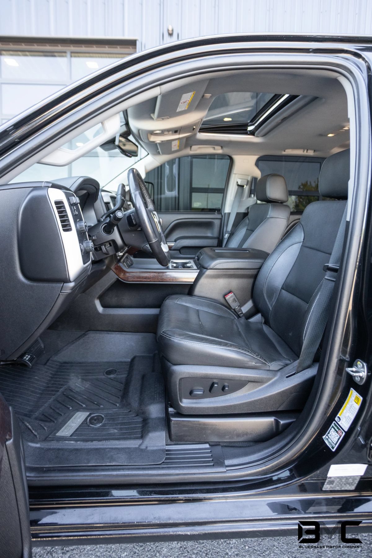 Used 2019 GMC Sierra 3500 SLT w/ Driver Alert Package AWD/4WD image 9