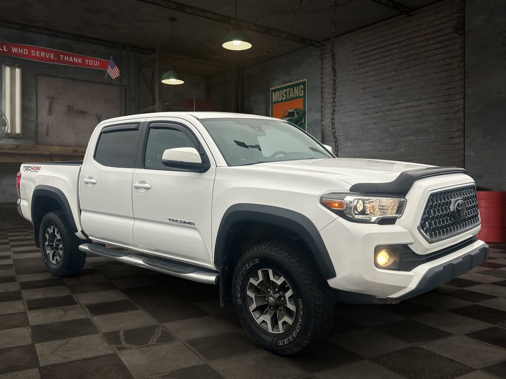 Used 2019 Toyota Tacoma TRD Off-Road image 2