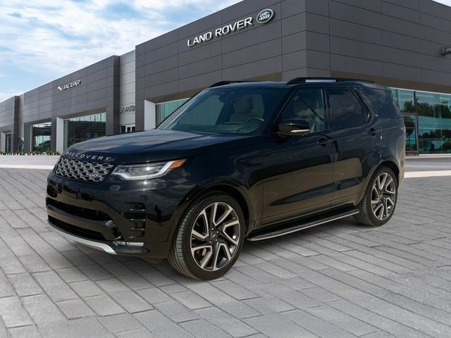 Certified 2024 Land Rover Discovery Metropolitan Edition AWD/4WD image 1