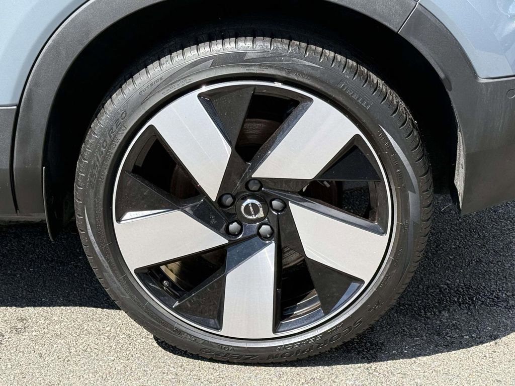 Used 2023 Volvo C40 P8 Recharge Ultimate image 13