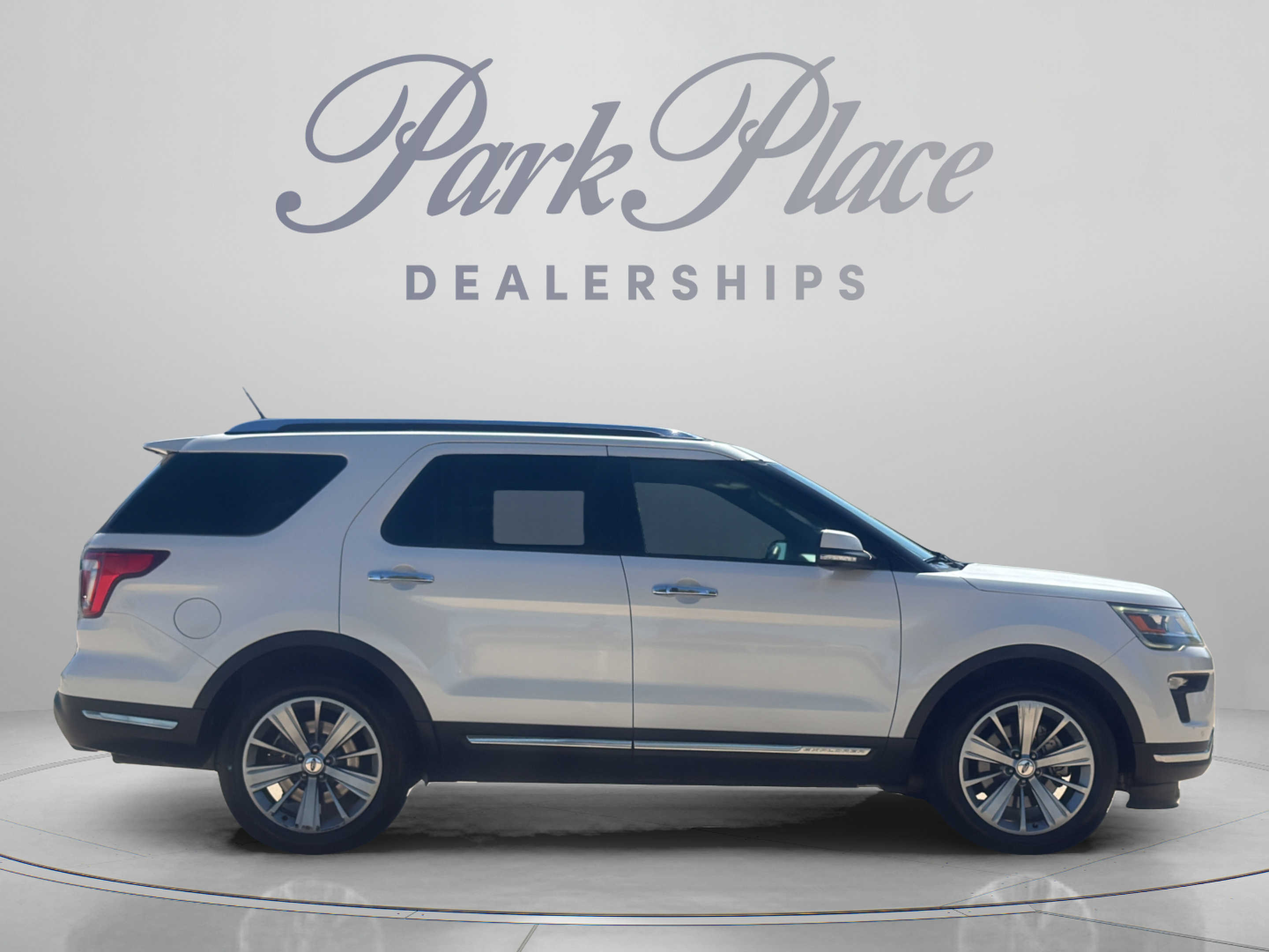 Used 2018 Ford Explorer Limited FWD image 6