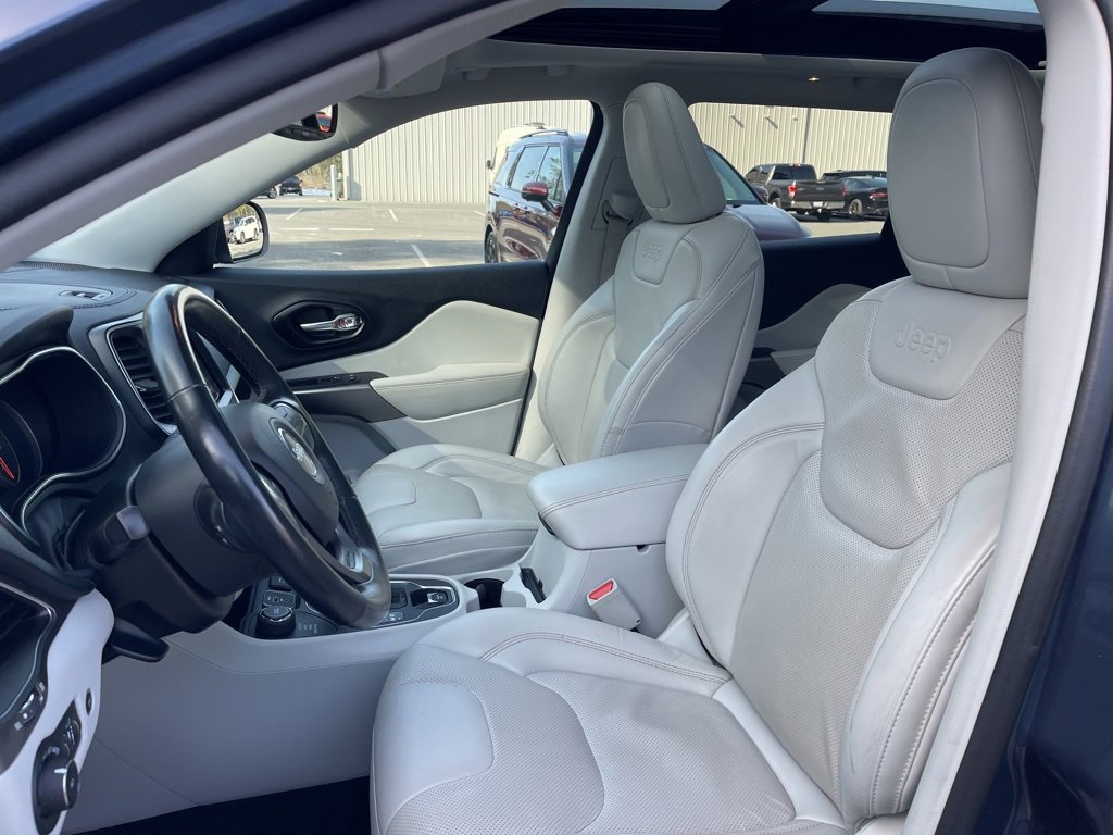 Used 2021 Jeep Cherokee Latitude Lux w/ Sun & Sound Group image 19