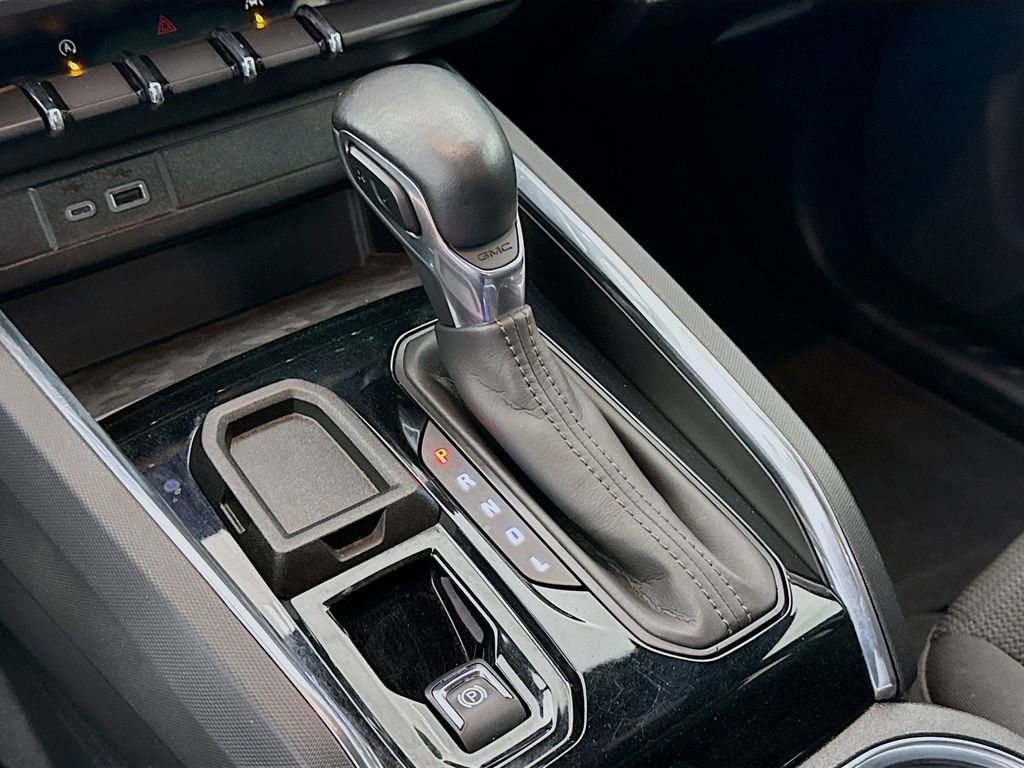 Used 2024 GMC Canyon Elevation image 18