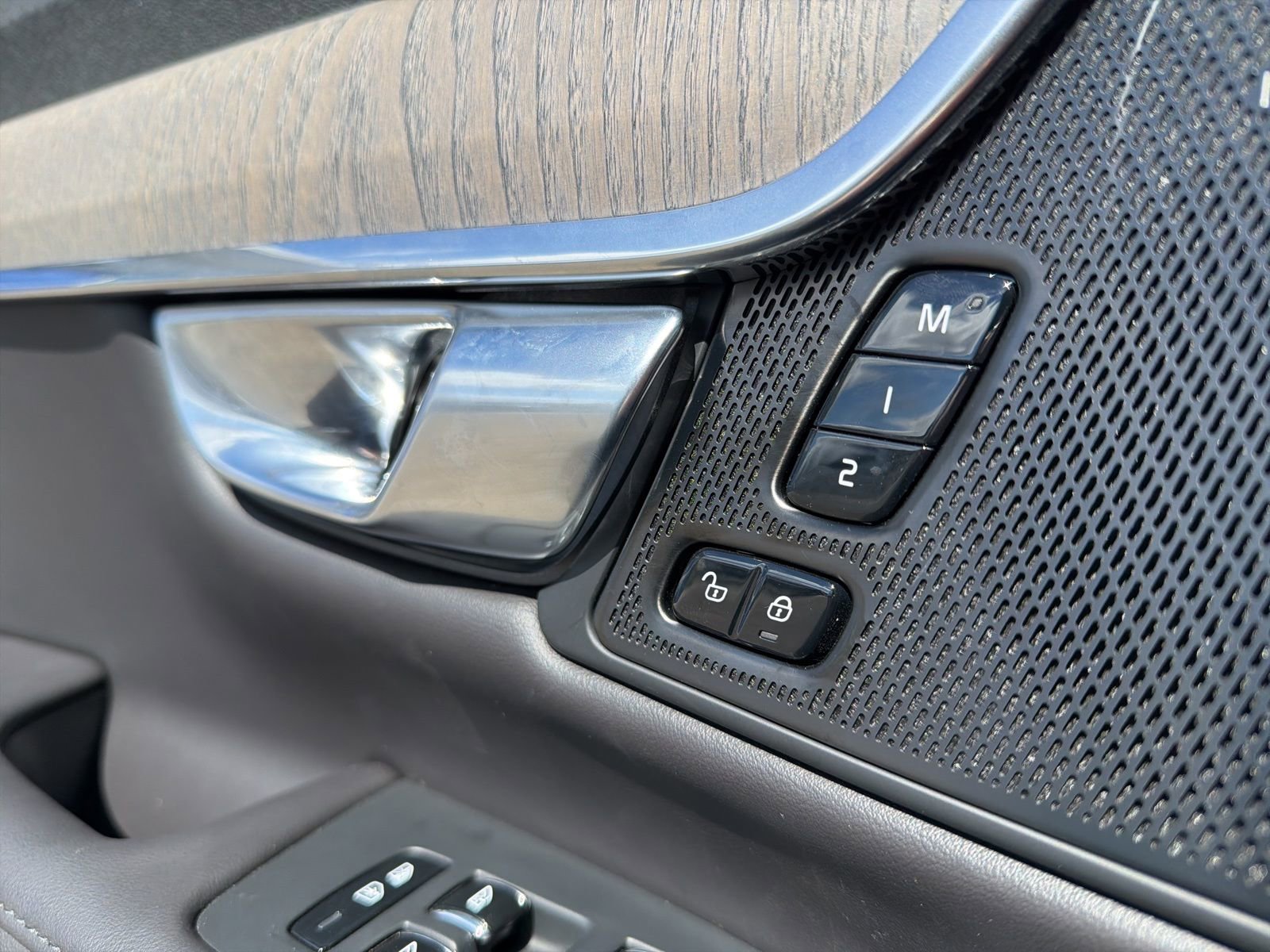 Certified 2025 Volvo S90 B6 Plus w/ Protection Package Premier image 61