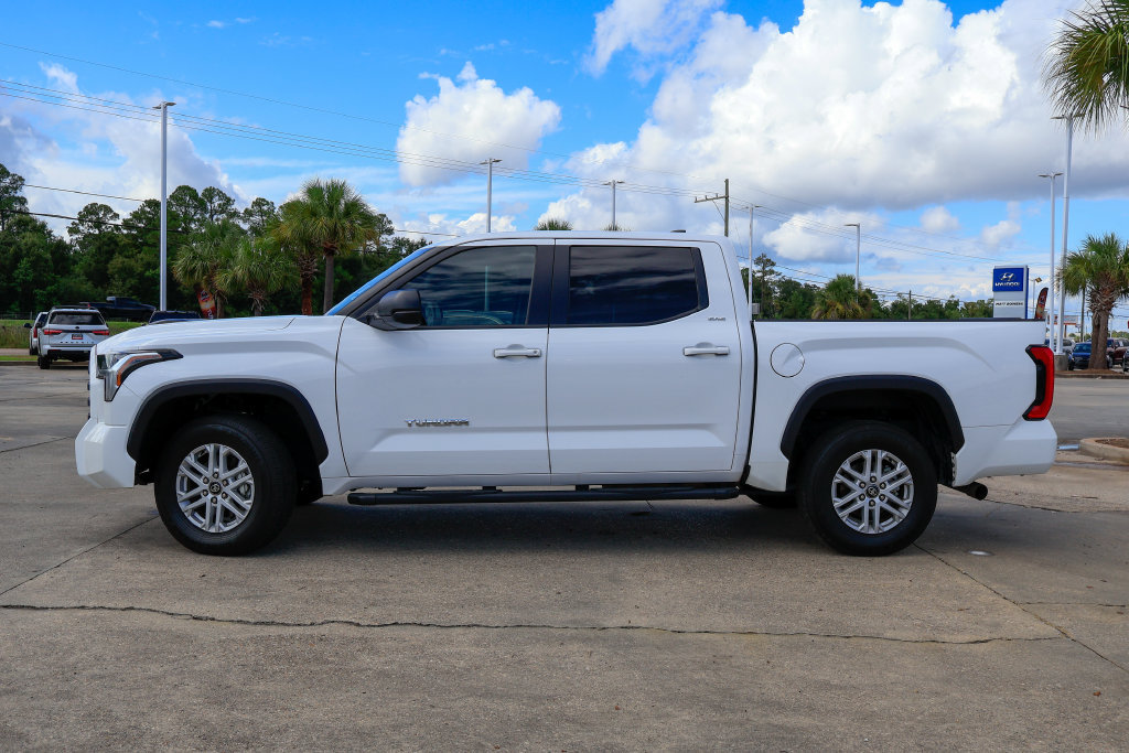 Used 2025 Toyota Tundra SR5 w/ SR5 Premium Package AWD/4WD image 27