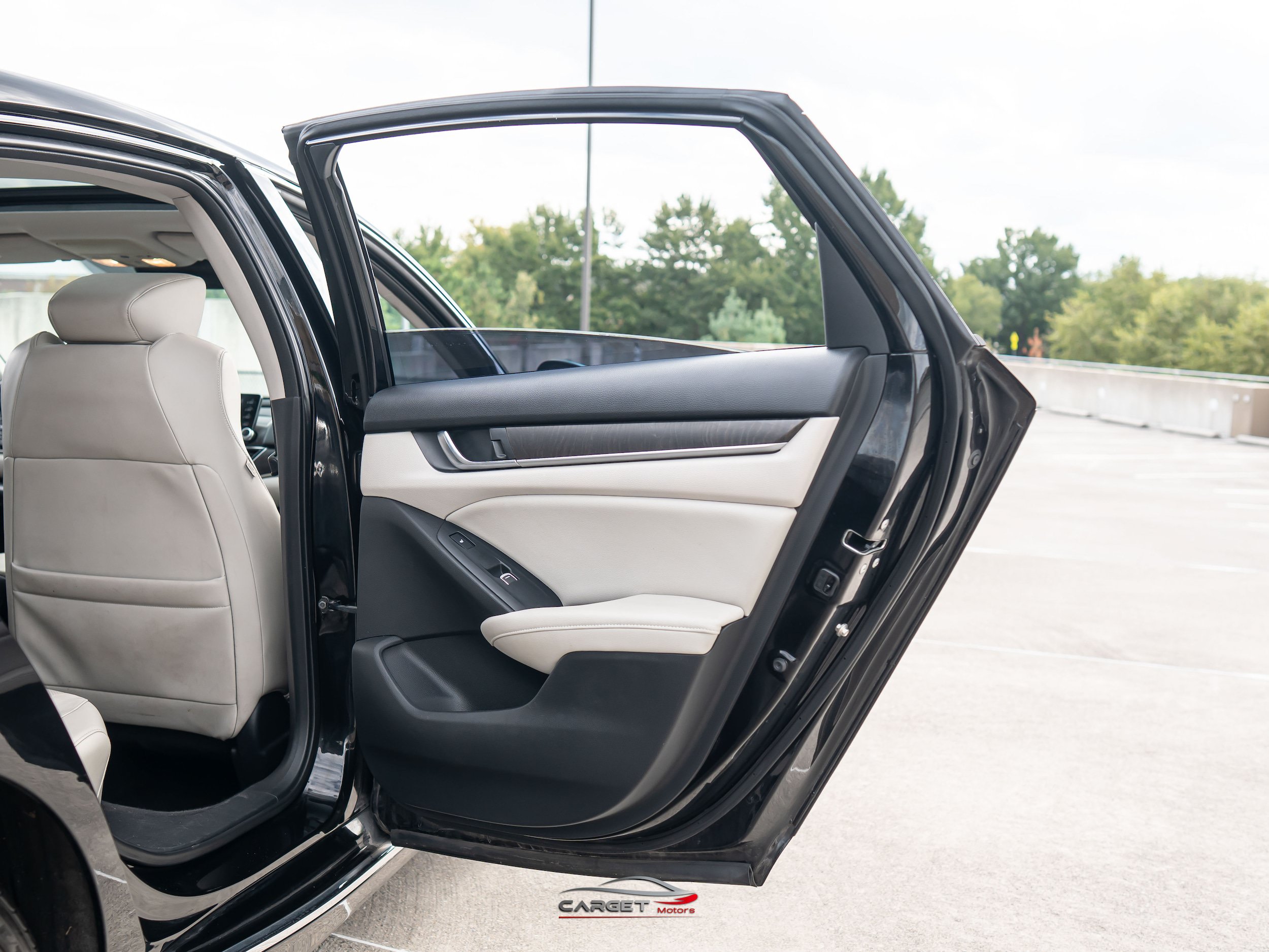 Used 2018 Honda Accord Touring image 45