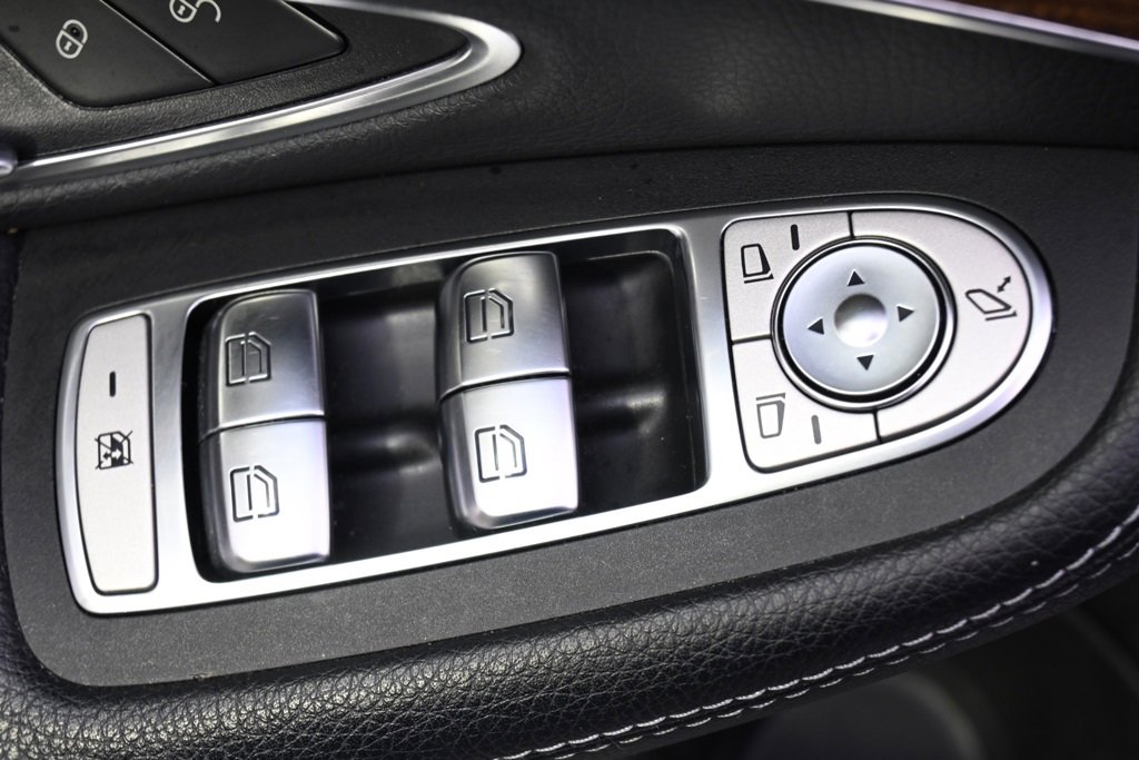 Used 2020 Mercedes-Benz C 300 4MATIC Sedan image 22