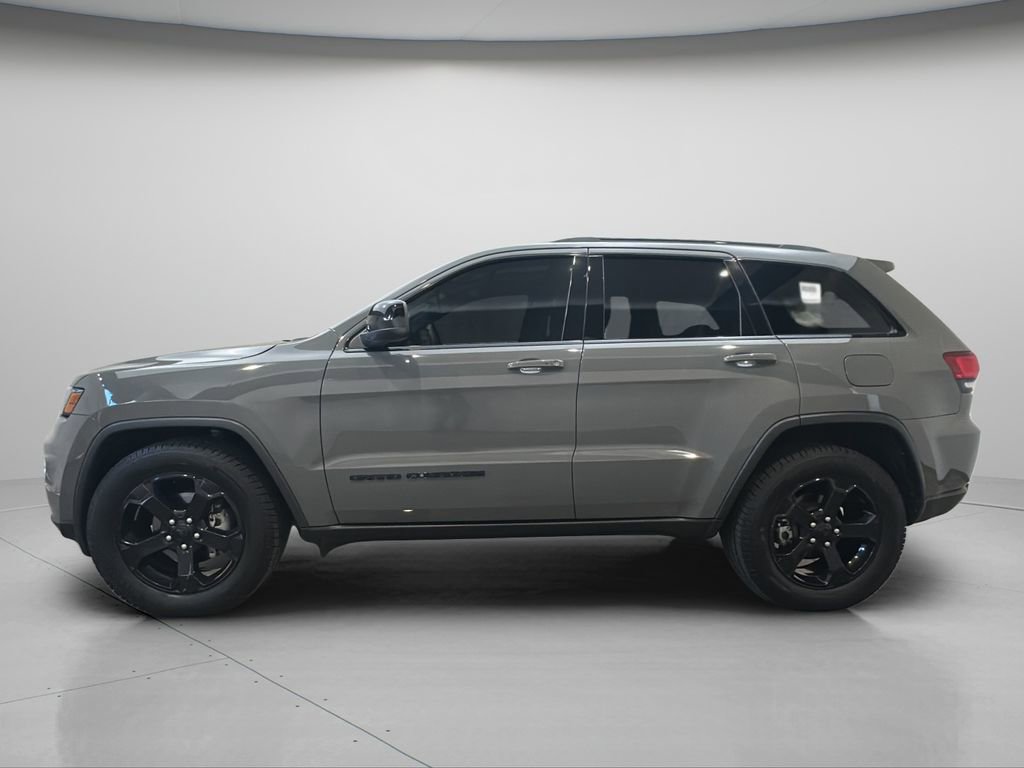 Used 2019 Jeep Grand Cherokee Laredo image 2