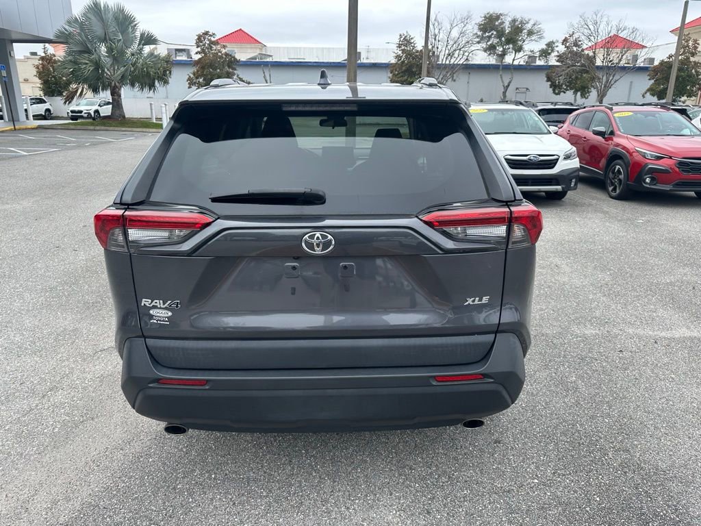 Used 2022 Toyota RAV4 XLE w/ Convenience Package image 6