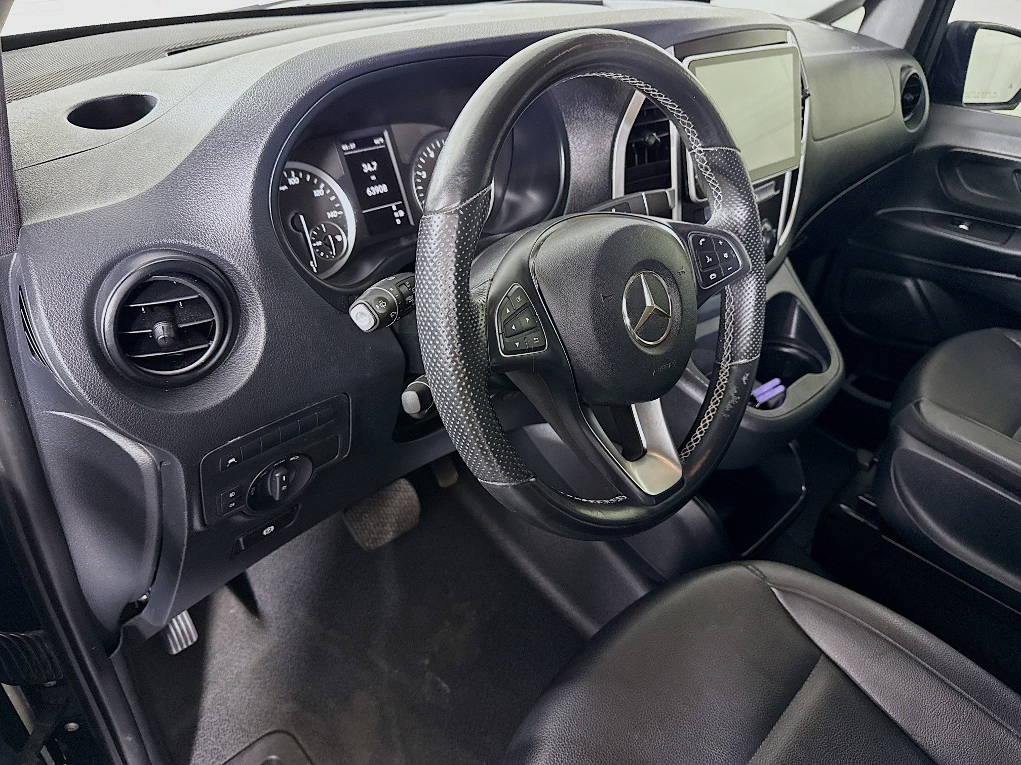 Used 2020 Mercedes-Benz Metris Passenger w/ Premium Safety Package image 22