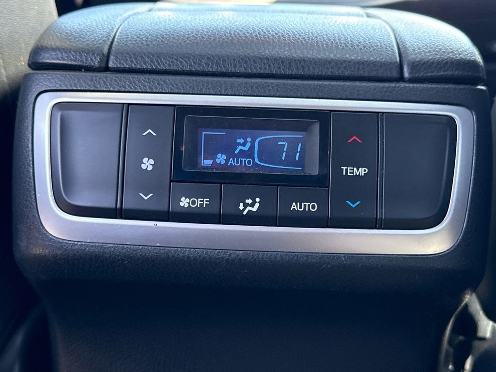 Used 2019 Toyota Highlander XLE image 20