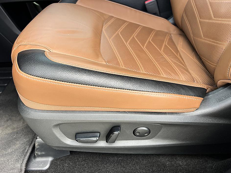 Certified 2024 Nissan Pathfinder Platinum w/ Lighting Package (N92) image 24