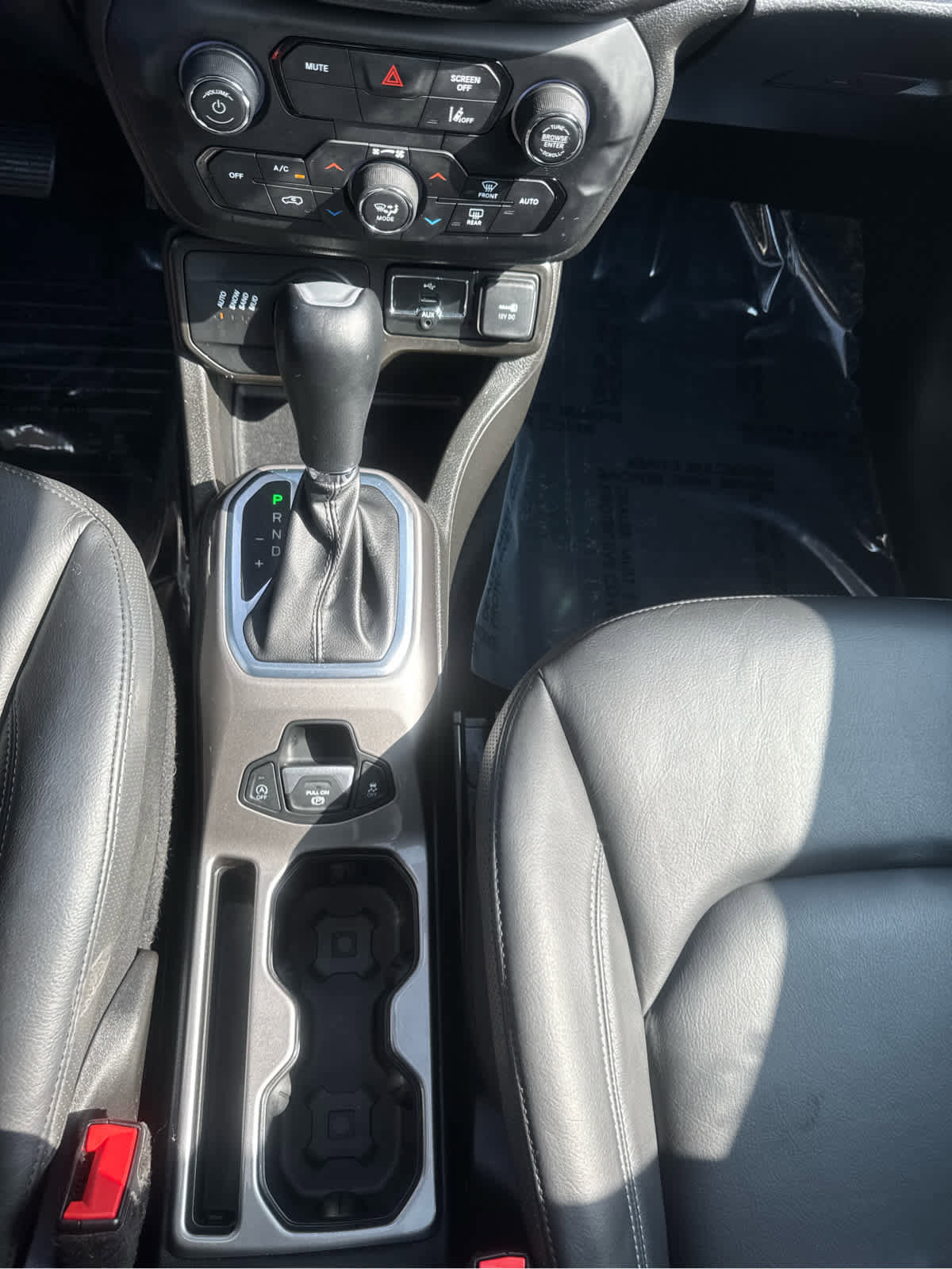 Certified 2021 Jeep Renegade Limited w/ Sun & Sound Group image 22