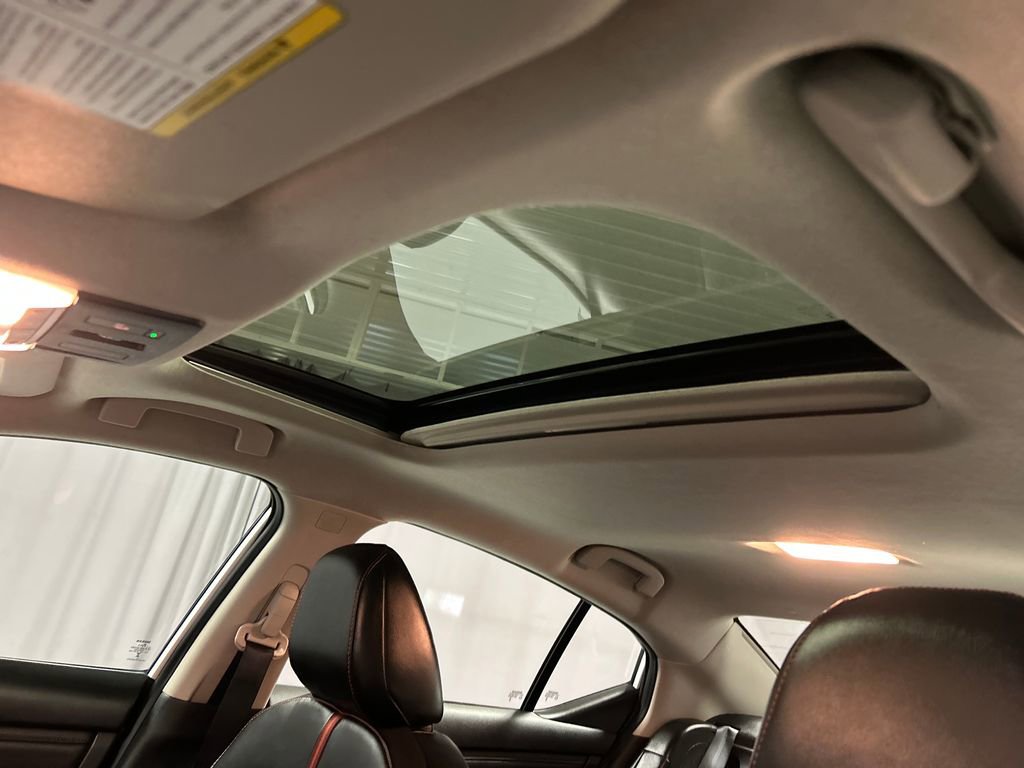 Used 2023 Nissan Sentra SR w/ SR Premium Package FWD image 21
