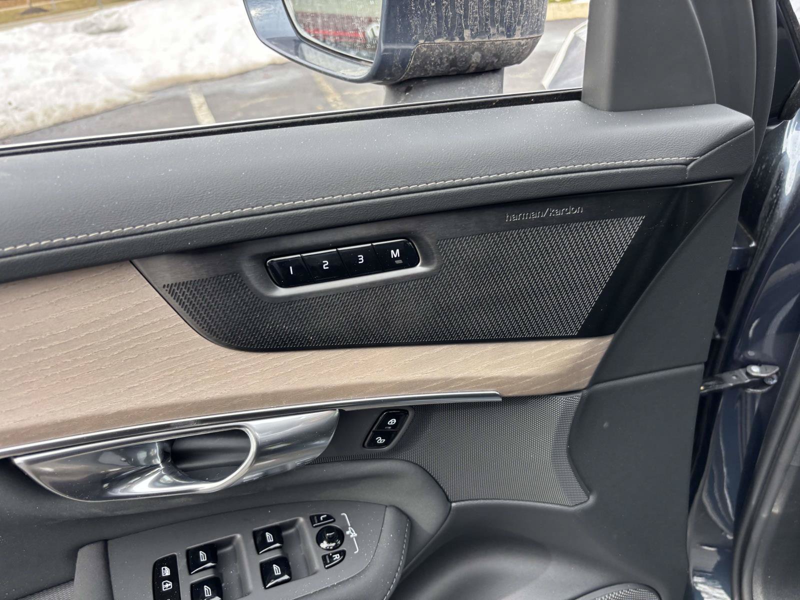 Used 2026 Volvo XC90 B6 Plus w/ Protection Package Premier AWD/4WD image 12