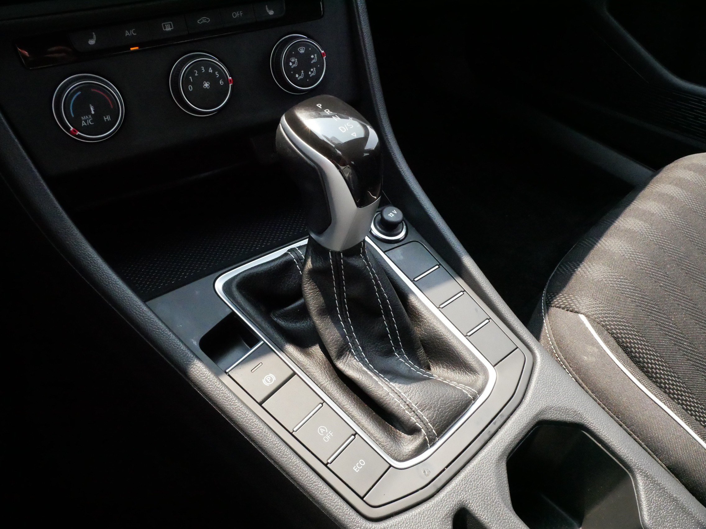 Certified 2024 Volkswagen Jetta Sport FWD image 24