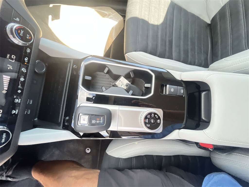 New 2025 Mitsubishi Outlander SE image 20