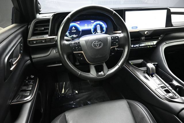 Used 2024 Toyota Crown AWD/4WD image 12