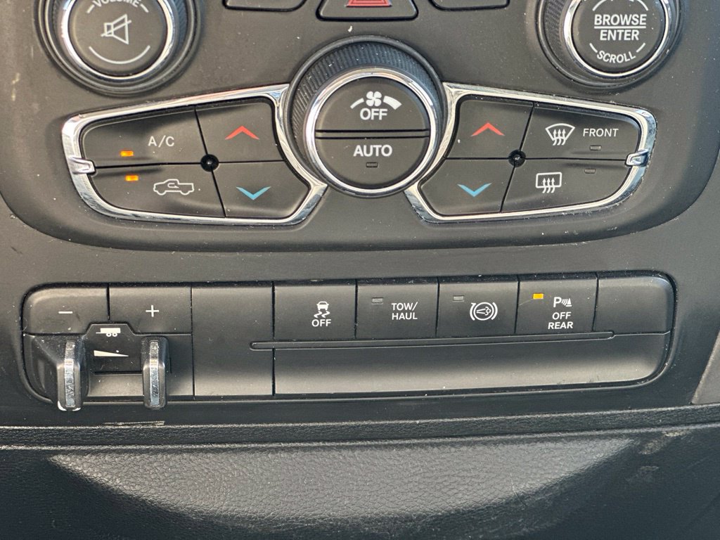 Used 2018 RAM 2500 SLT AWD/4WD image 26