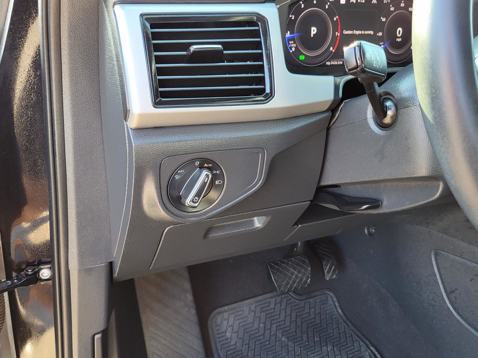 Used 2022 Volkswagen Atlas Cross Sport SEL image 20