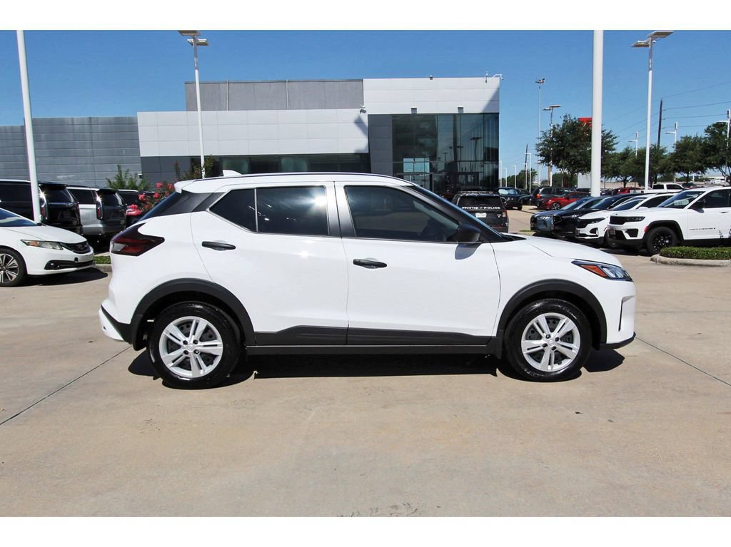 Used 2025 Nissan Kicks Play S FWD image 7
