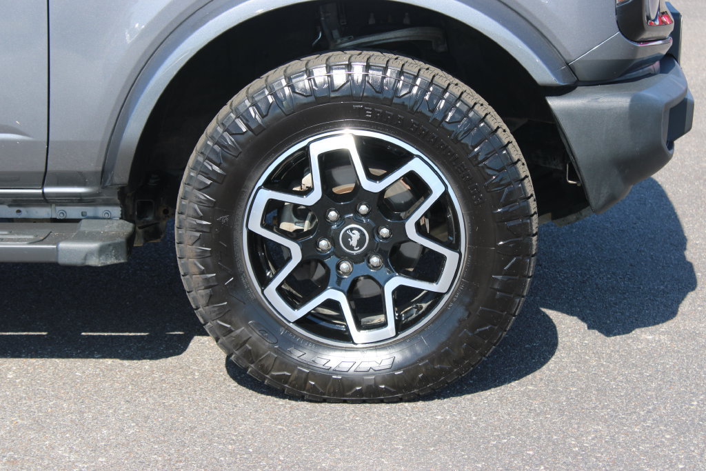 Used 2024 Ford Bronco Outer Banks AWD/4WD image 12