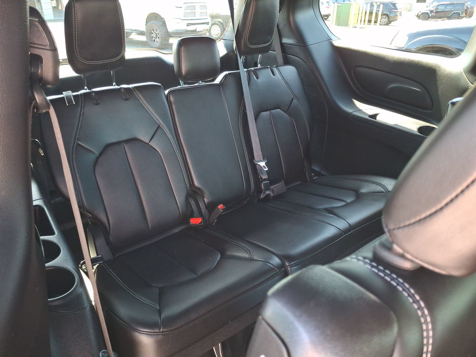 Certified 2025 Chrysler Pacifica Select FWD image 22