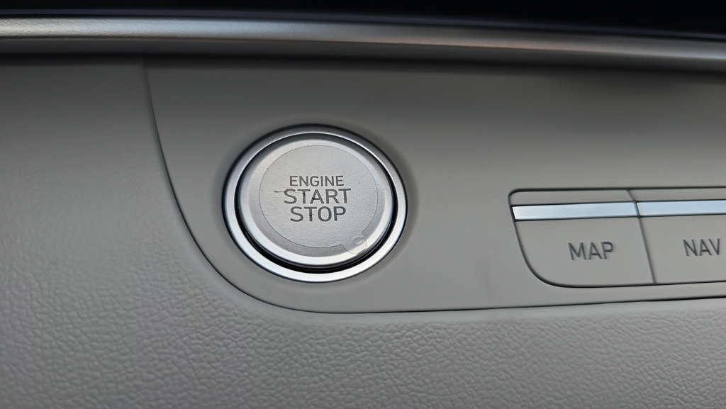 New 2026 Hyundai Elantra Limited FWD image 23