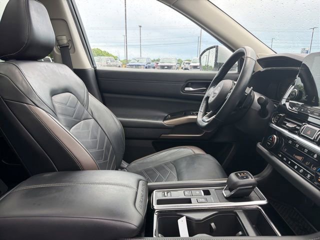 Used 2022 Nissan Pathfinder Platinum w/ Cargo Package FWD image 33