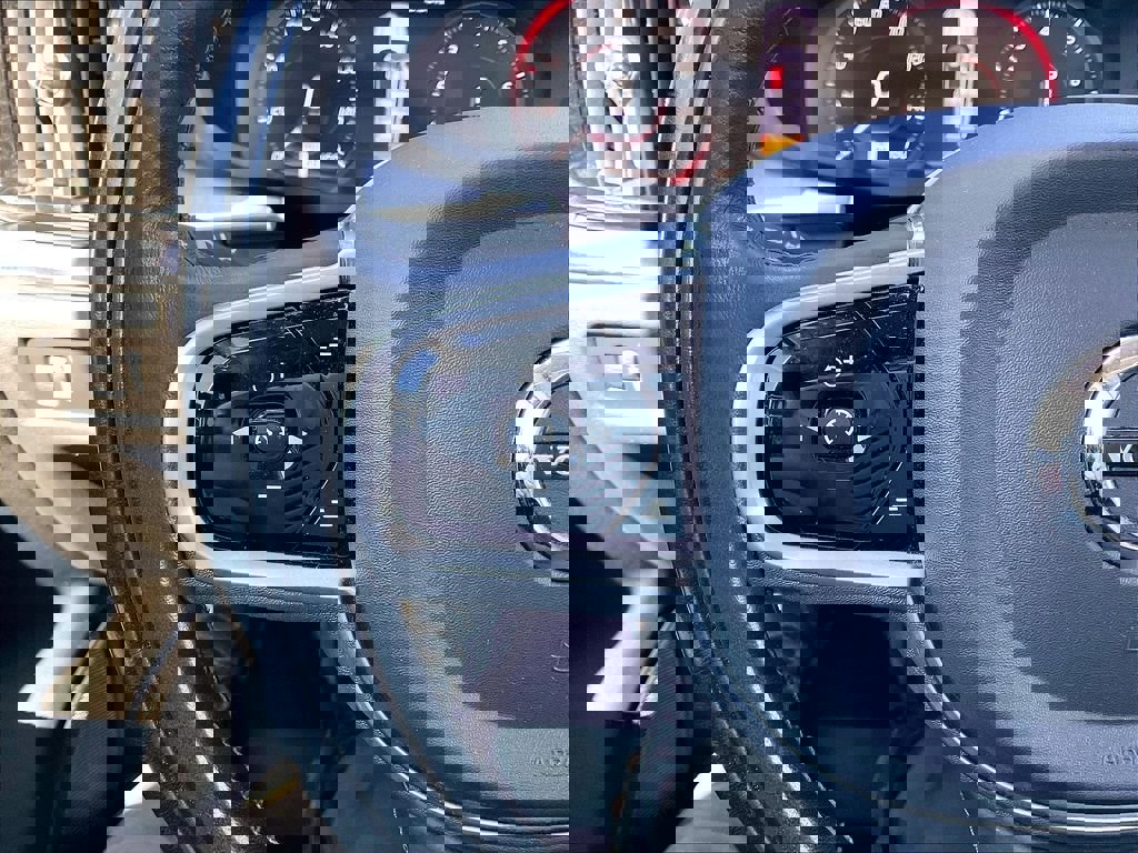 Used 2020 Volvo V60 T5 Cross Country w/ Protection Package image 22