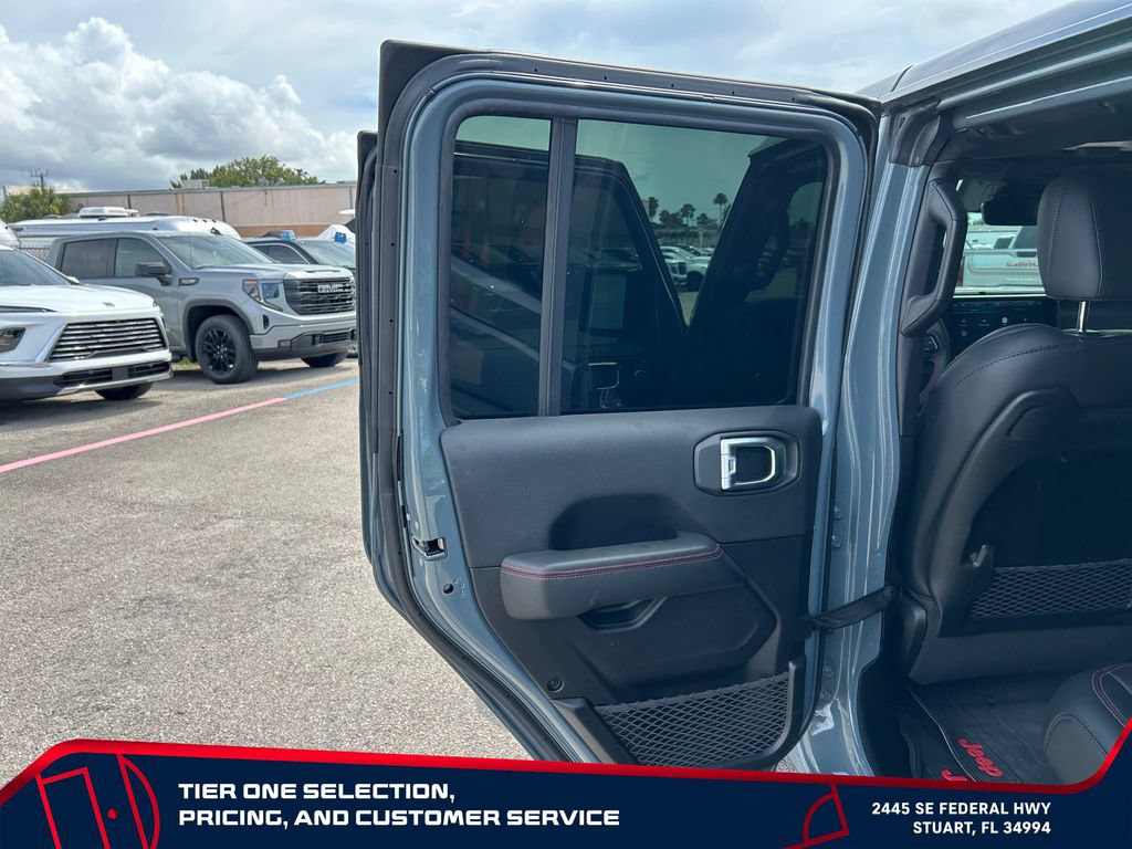 Used 2024 Jeep Wrangler Unlimited Rubicon AWD/4WD image 24