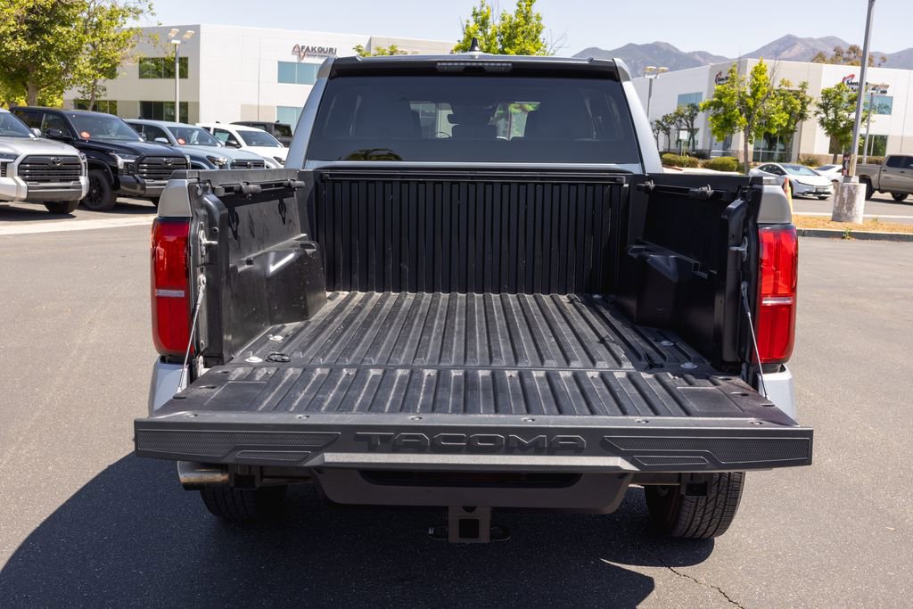 Certified 2024 Toyota Tacoma SR5 AWD/4WD image 8
