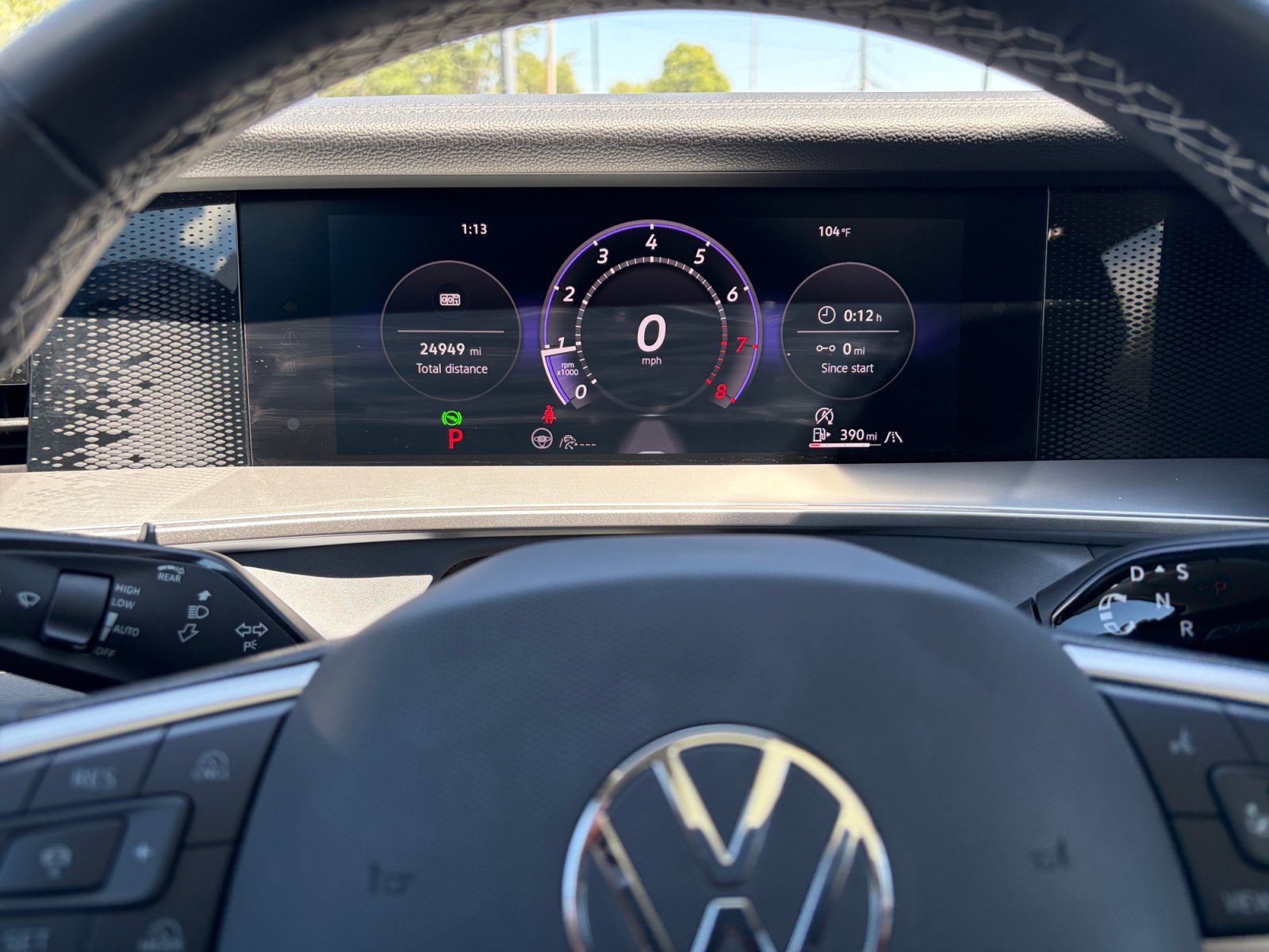Used 2025 Volkswagen Tiguan SE w/ Panoramic Sunroof Package AWD/4WD image 10