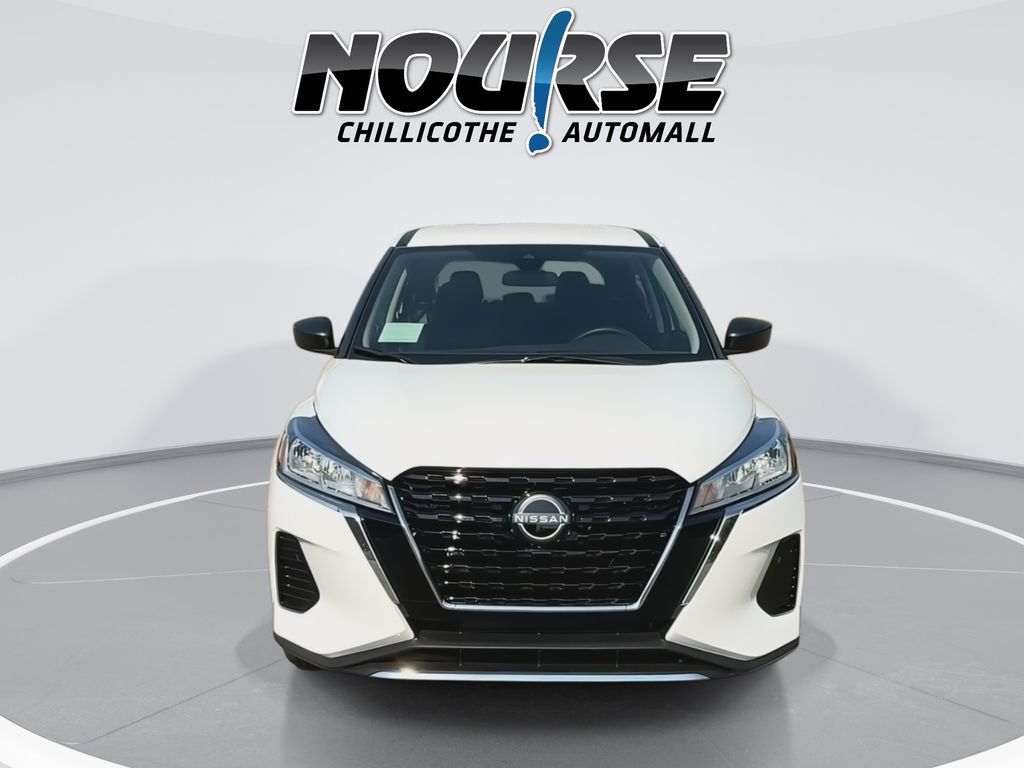 New 2025 Nissan Kicks Play S FWD image 3