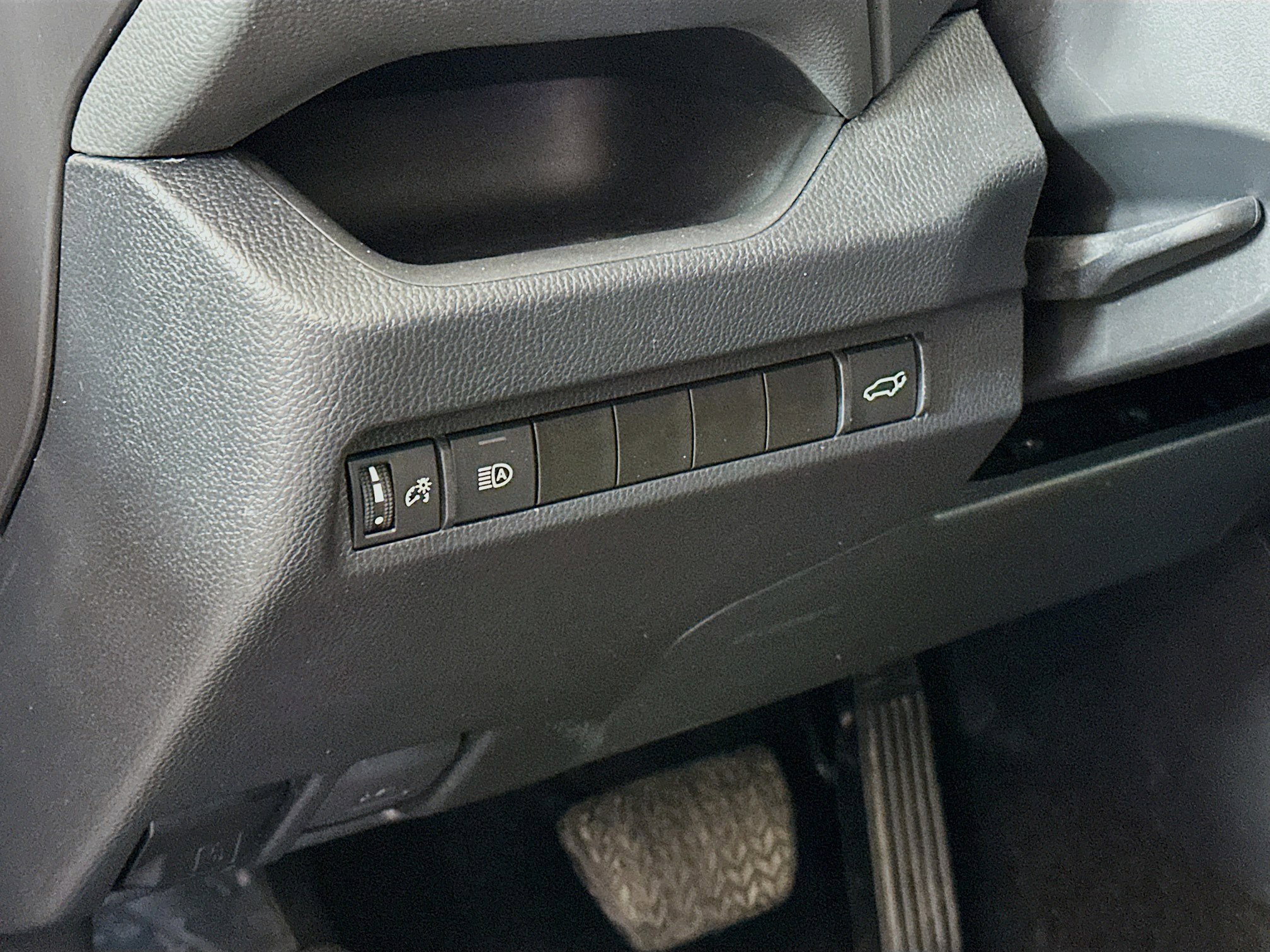 Used 2024 Toyota RAV4 XLE image 17