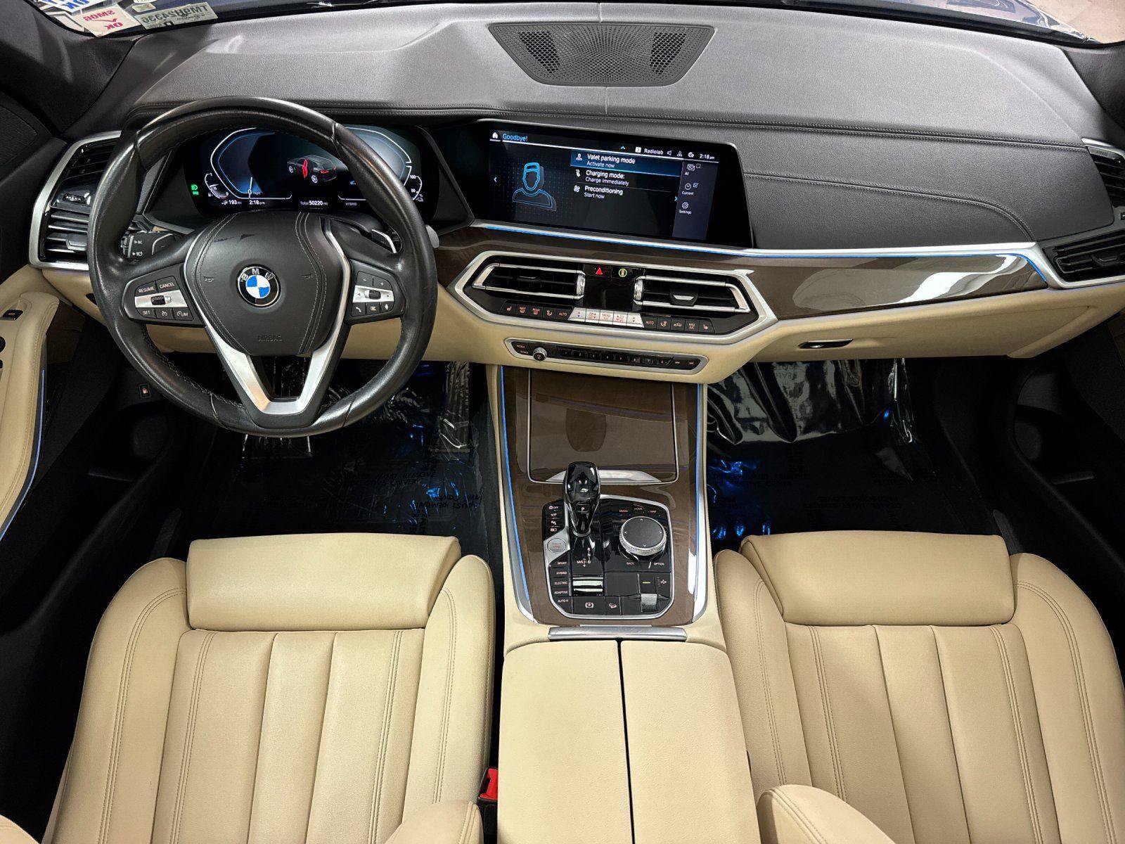 Used 2021 BMW X5 xDrive45e w/ Parking Assistance Package AWD/4WD image 12