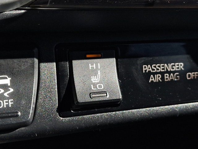 Used 2022 Toyota RAV4 XLE image 24